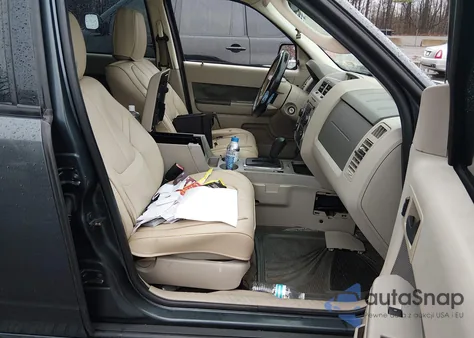 2009 Ford Escape Xlt z USA, uszkodzony, nr VIN 1FMCU93749KC31334